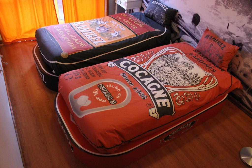 Oporto Excentric Surf / Design Hostel