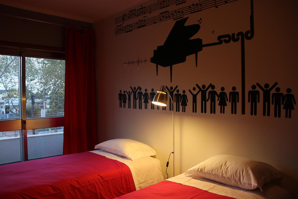 Oporto Excentric Surf / Design Hostel Hostel *